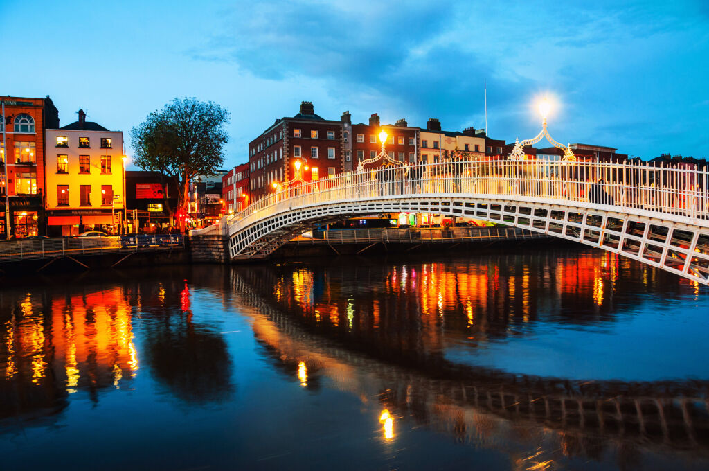 Dublin,,Ireland.,Night,View,Of,Famous,Illuminated,Ha,Penny,Bridge