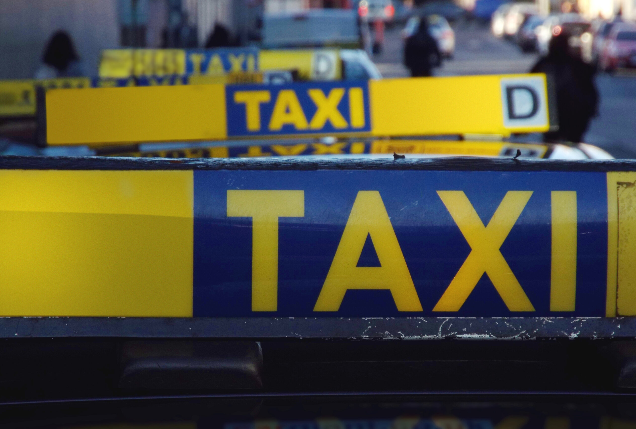 Taksówki w Dublinie, Irlandia, fot. shutterstock.com