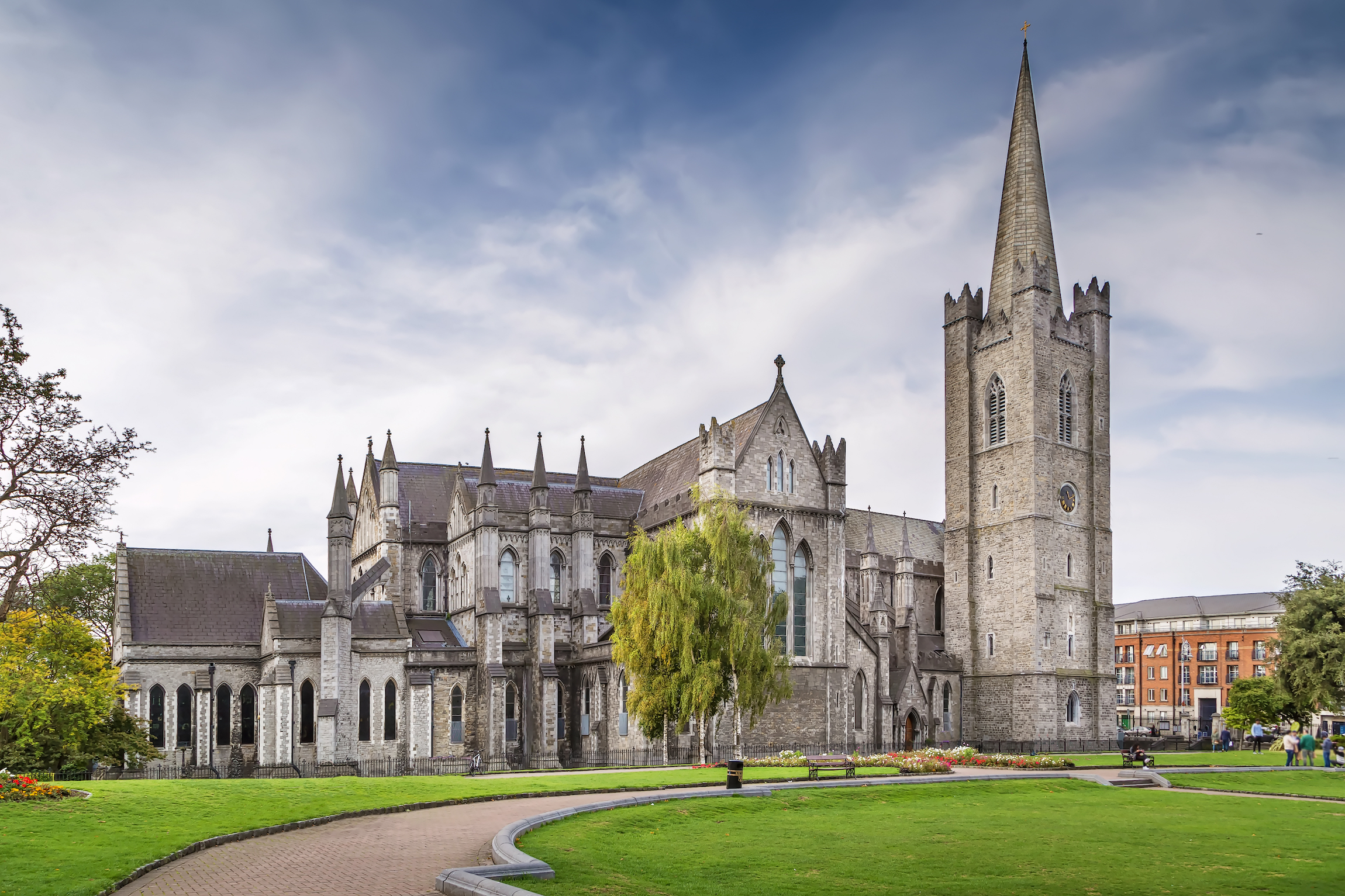 Katedra Świętego Patryka w Dublinie w Irlandii, założona w 1191 roku, jest narodową katedrą Kościoła Irlandii TOP 10 najciekawszych atrakcji w Dublinie