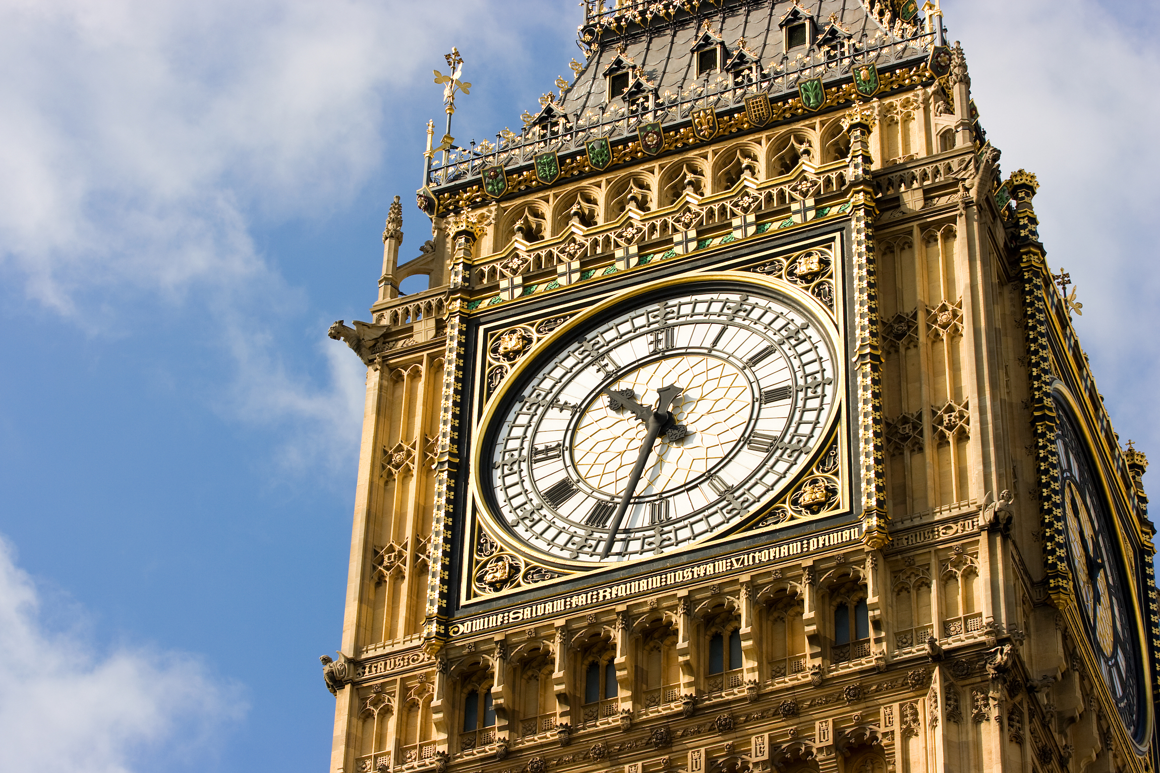 Zbliżenie twarzy zegara Big Ben, Londyn