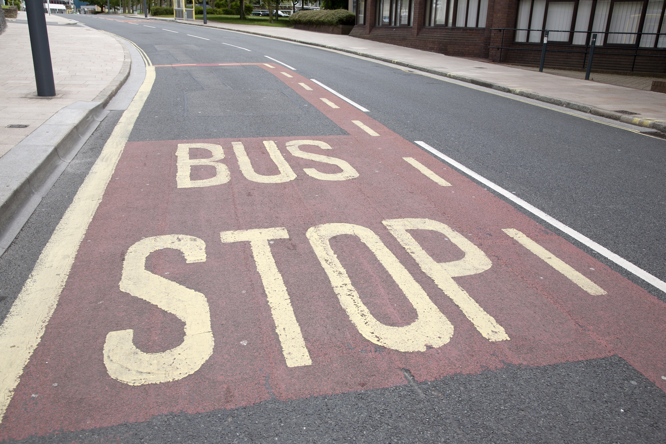 Znak przystanku autobusowego na Liverpool Street, Komunikacja miejska w Liverpoolu