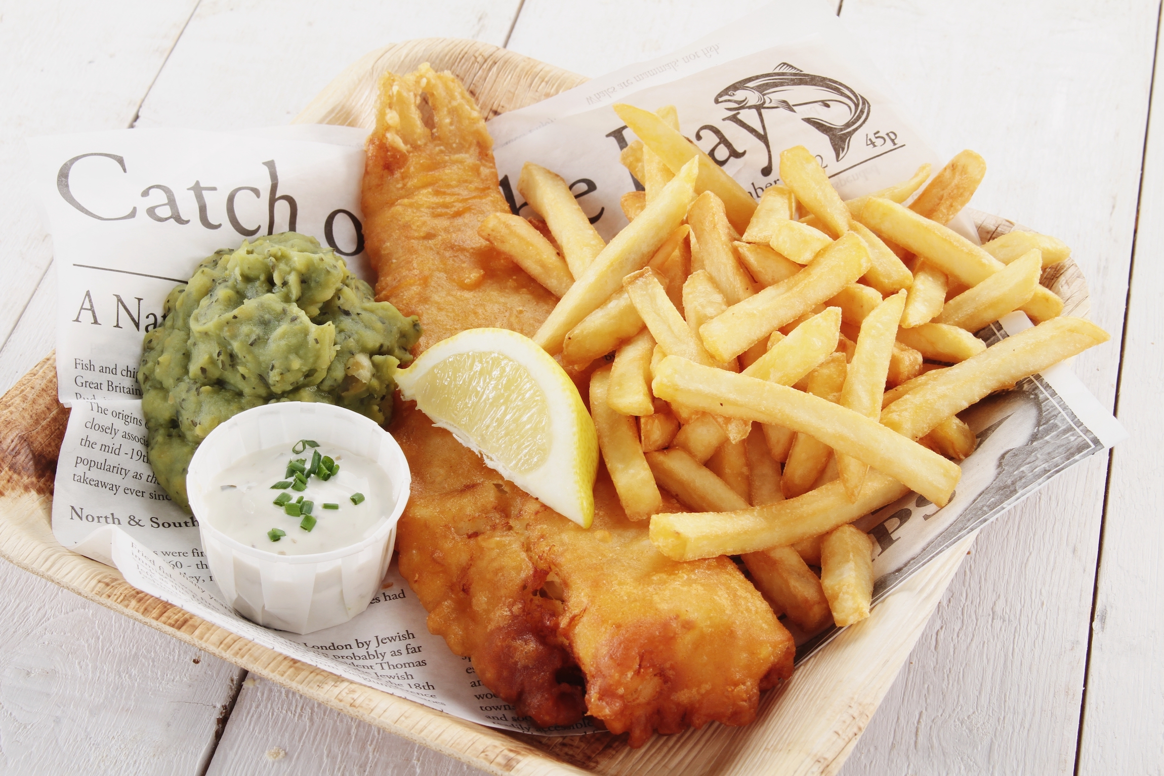 tradycyjne brytyjskie ryby i frytki - Co warto zjeść w Cork?