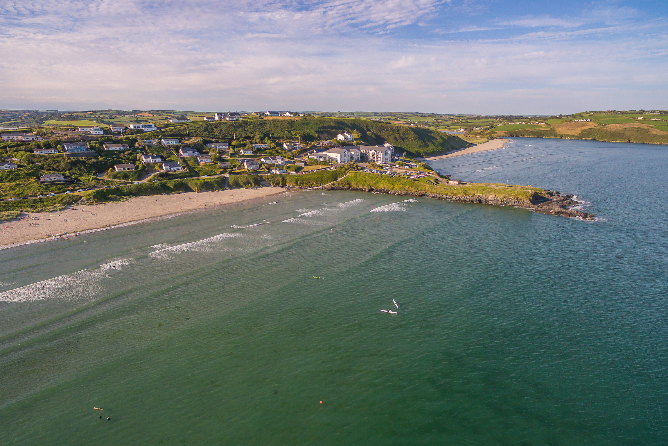 Plaża Inchydoney, Clonakilty, West Cork, Irlandia. Zdjęcia lotnicze najlepszej plaży w Irlandii.
